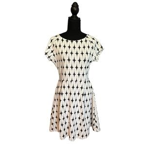 Renee C. Black and Cream Fit & Flair Diamond Print  Dress Size M